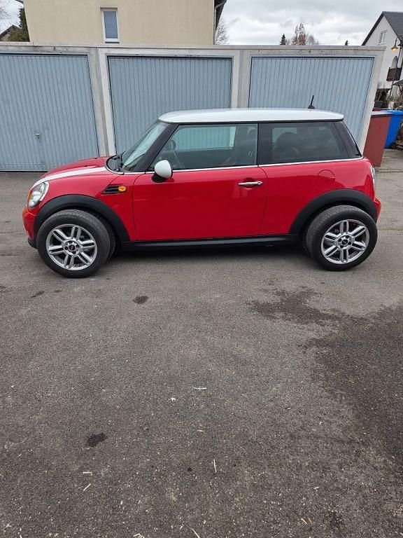 Gebraucht Mini Cooper 122 PS (89 kW) 2011 Rot Kleinwagen
