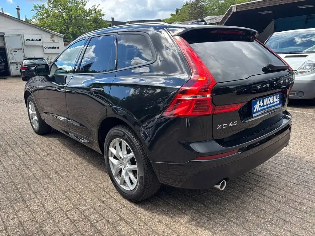 Gebraucht Volvo XC60 Momentum 190 PS (139 kW) 2019 Schwarz SUV