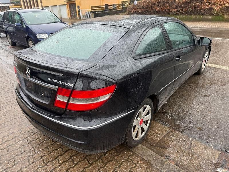 Gebraucht Mercedes CLC180 143 PS (105 kW) 2009 Schwarz Kleinwagen