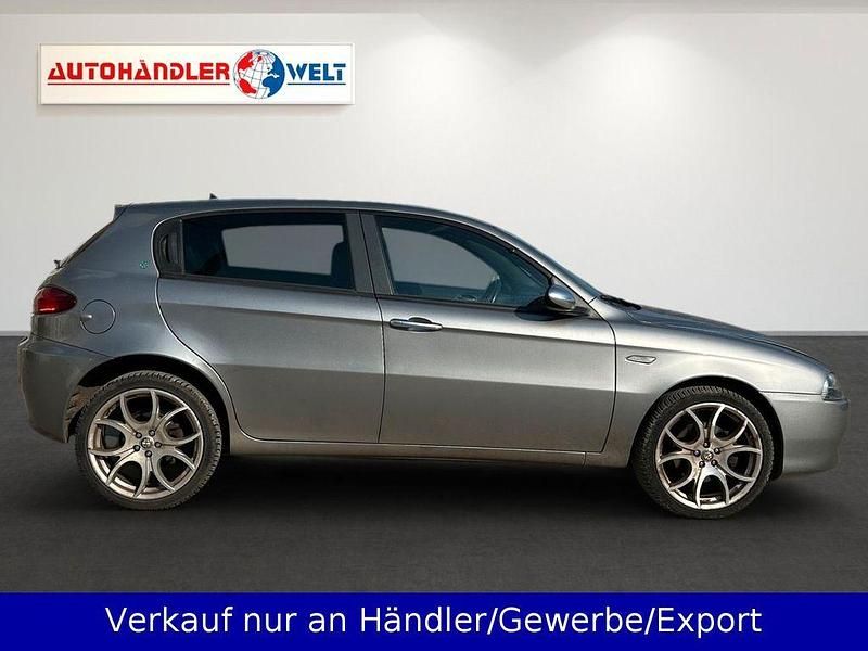 Gebraucht Alfa Romeo 147 120 PS (88 kW) 2008 Grau Kleinwagen