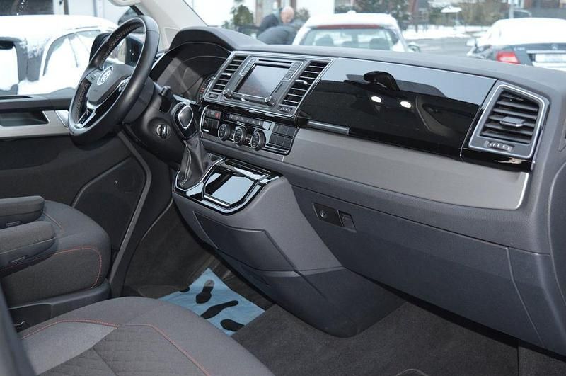 Gebraucht VW Multivan Comfortline 199 PS (146 kW) 2019 Starlight blue Van