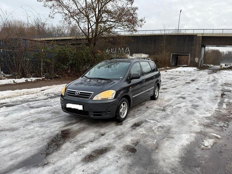 Schwarz Gebraucht 2003 Toyota Avensis Verso Van / Kleinbus | 3.500 € - Bild 1/4