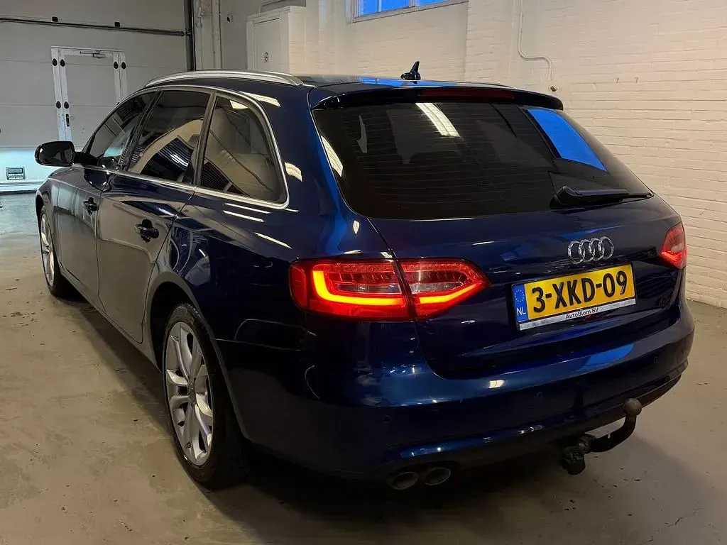 Gebraucht Audi A4 150 PS (110 kW) 2014 Blau Kombi