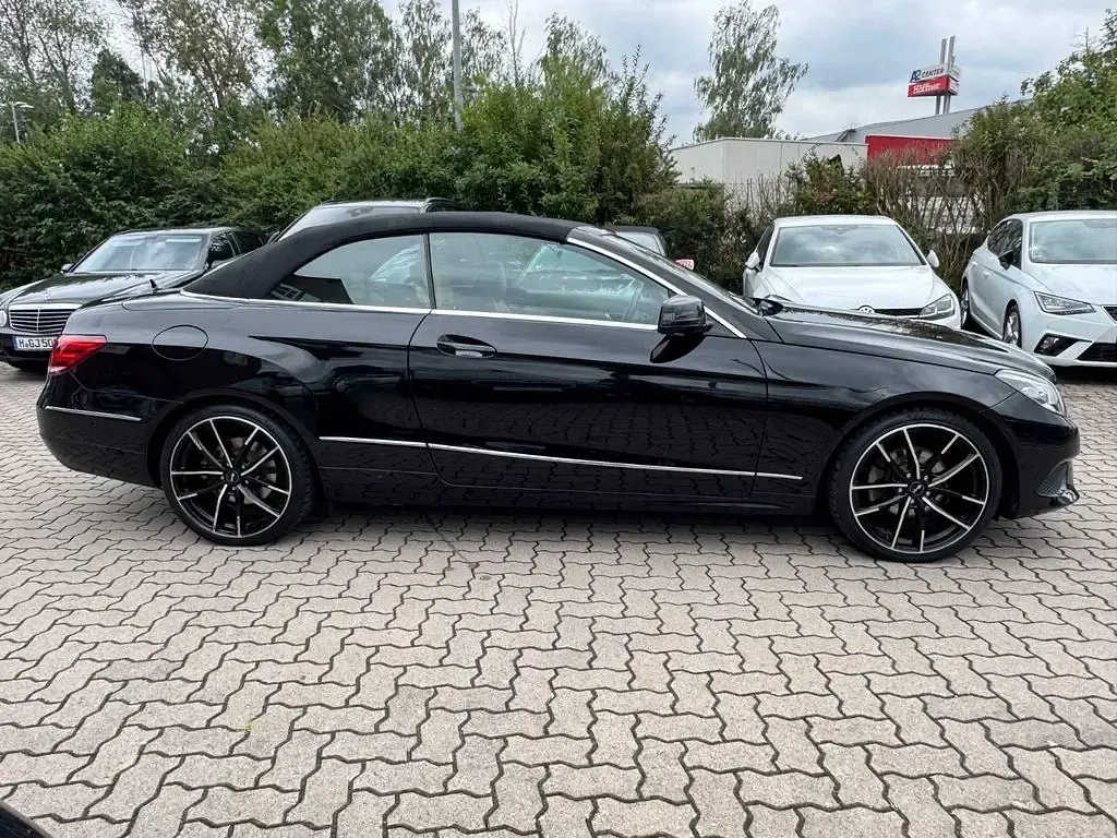 Gebraucht Mercedes E220 170 PS (125 kW) 2014 Schwarz Cabrio