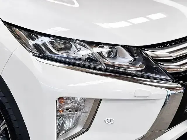Gebraucht Mitsubishi Eclipse Cross Top 163 PS (119 kW) 2018 Weiß SUV