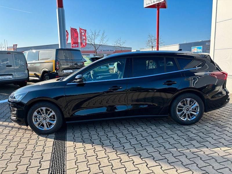 Neu Ford Focus Titanium X 155 PS (114 kW) 2025 Schwarz Limousine