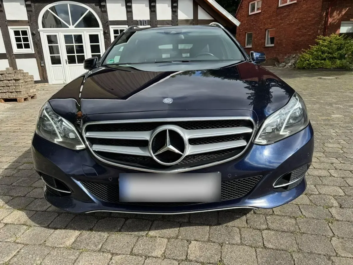 Gebraucht Mercedes E300 Avantgarde 231 PS (169 kW) 2015 Blau Kombi