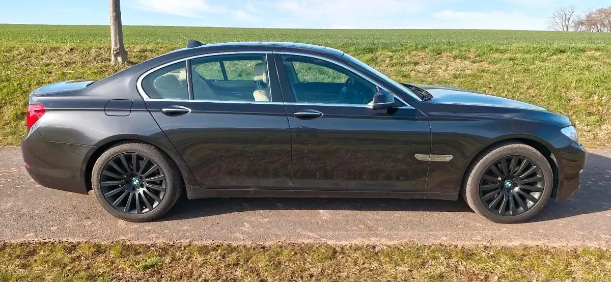 Gebraucht BMW 730 258 PS (189 kW) 2013 Grau Limousine