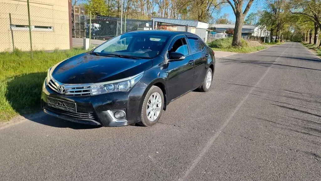 Gebraucht Toyota Corolla Executive 132 PS (97 kW) 2016 Schwarz Limousine