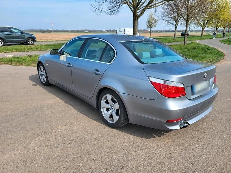 Second-hand BMW 520 174 CP (127 kW) 2003 Gri Berlinǎ
