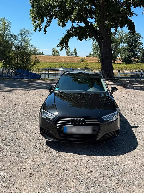 Schwarz Gebraucht 2018 Audi A3 Design Kleinwagen | 21.000 € (Fairer Preis) - Bild 1/4