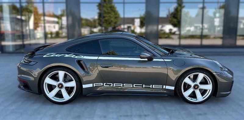 Neu Porsche 992 650 PS (478 kW) 2025 Grün Coupé