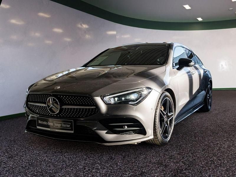 Gebraucht Mercedes CLA220 Shooting Brake AMG 190 PS (139 kW) 2022 Grau / mountaingrau Kombi