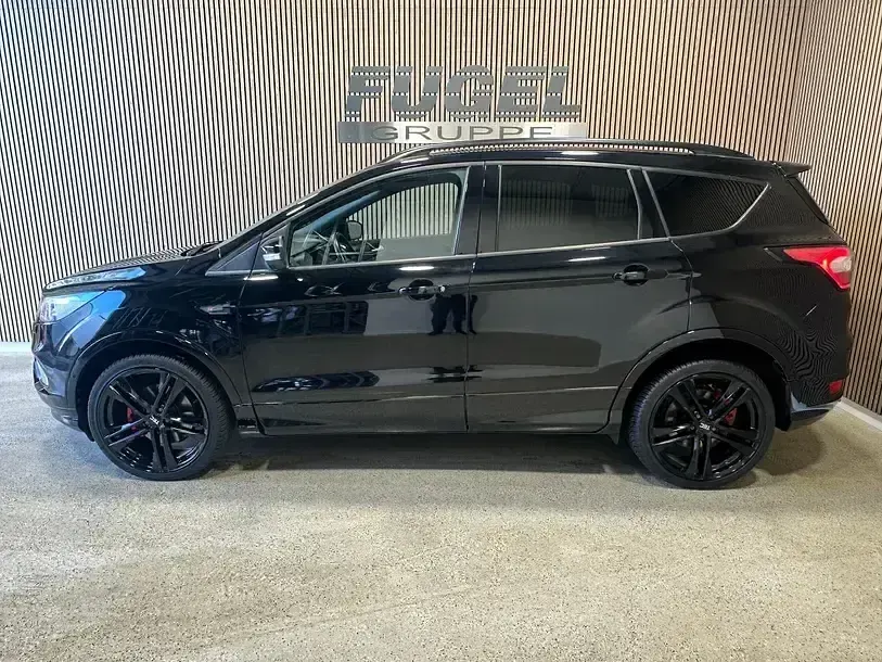 Gebraucht Ford Kuga ST-Line 242 PS (177 kW) 2019 Iridiumschwarz metallic SUV