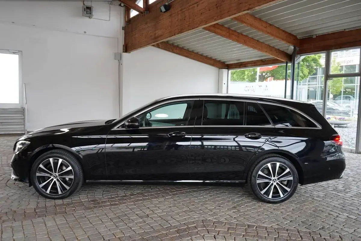 Gebraucht Mercedes E300 306 PS (225 kW) 2021 Schwarz Kombi