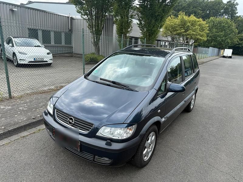 Silber Gebraucht 2002 Opel Zafira Van / Kleinbus | 600 € (Superpreis) - Bild 1/4