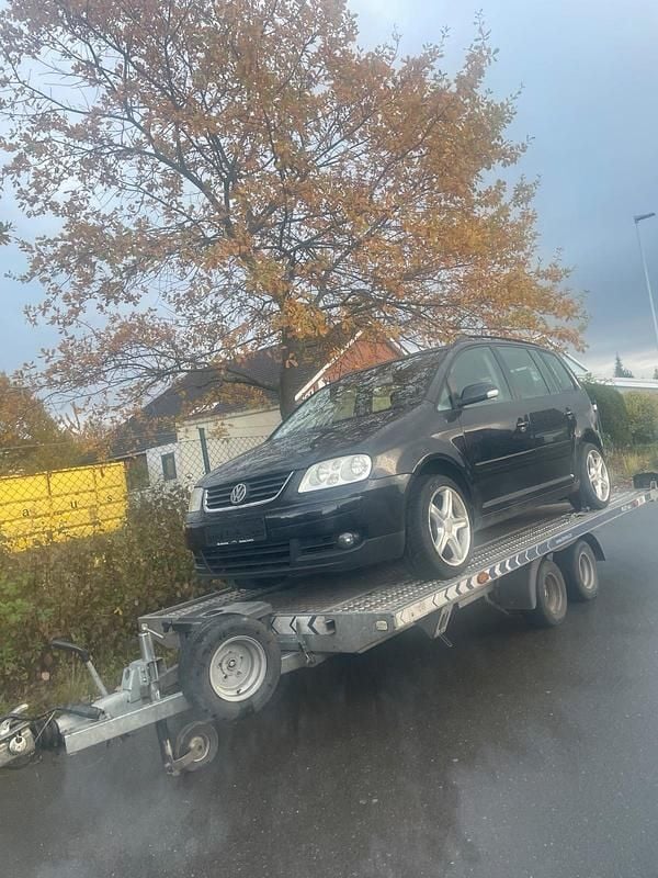 Schwarz Gebraucht 2005 VW Touran Van / Kleinbus | 1.500 € (Superpreis) - Bild 1/4