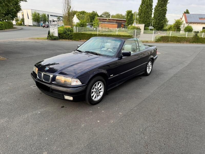 Blau Gebraucht 1999 BMW 320 Cabriolet Exclusive Cabrio | 6.500 € (Fairer Preis) - Bild 1/4