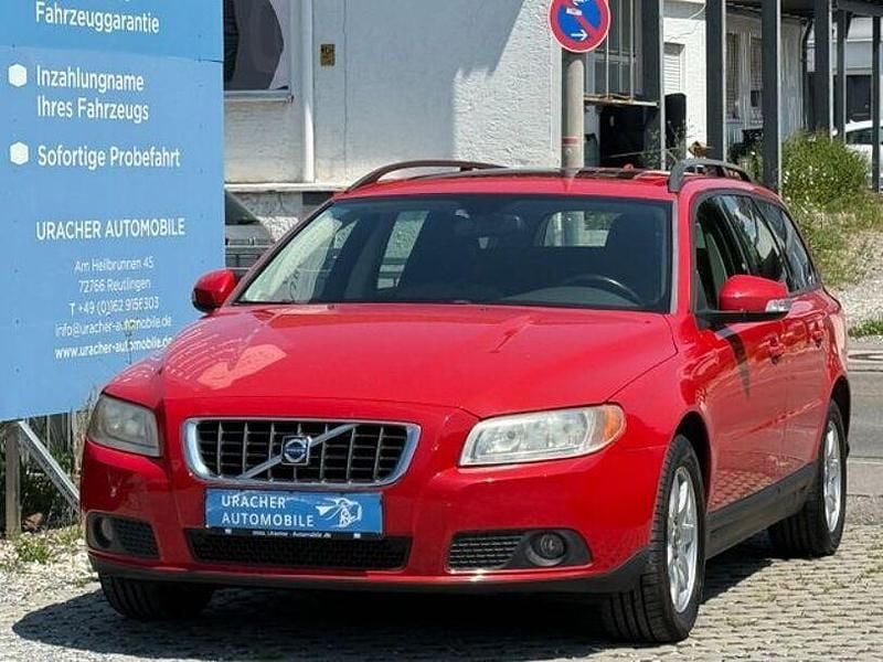 Gebraucht Volvo V70 Kinetic 185 PS (136 kW) 2008 Rot Kombi