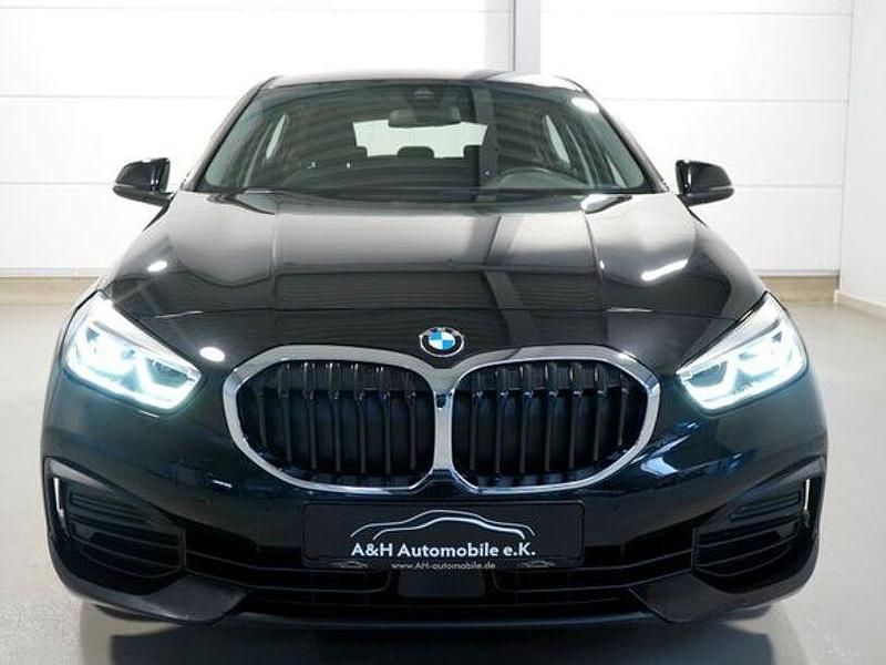 Gebraucht BMW 118 Advantage 150 PS (110 kW) 2023 Saphirschwarz (metallic) Kleinwagen