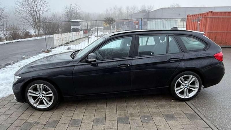 Second-hand BMW 330 Advantage 252 CP (185 kW) 2018 Negru Break