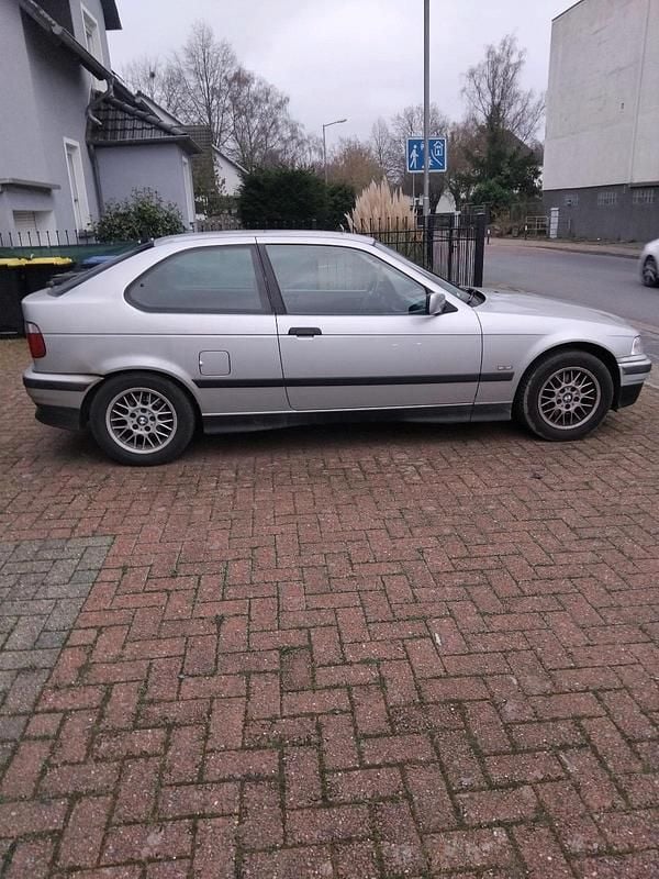 Gebraucht BMW 316 1998 Silber Coupé