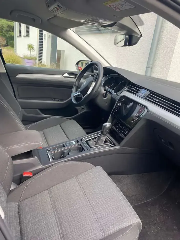 Gebraucht VW Passat Business 150 PS (110 kW) 2021 Schwarz Kombi