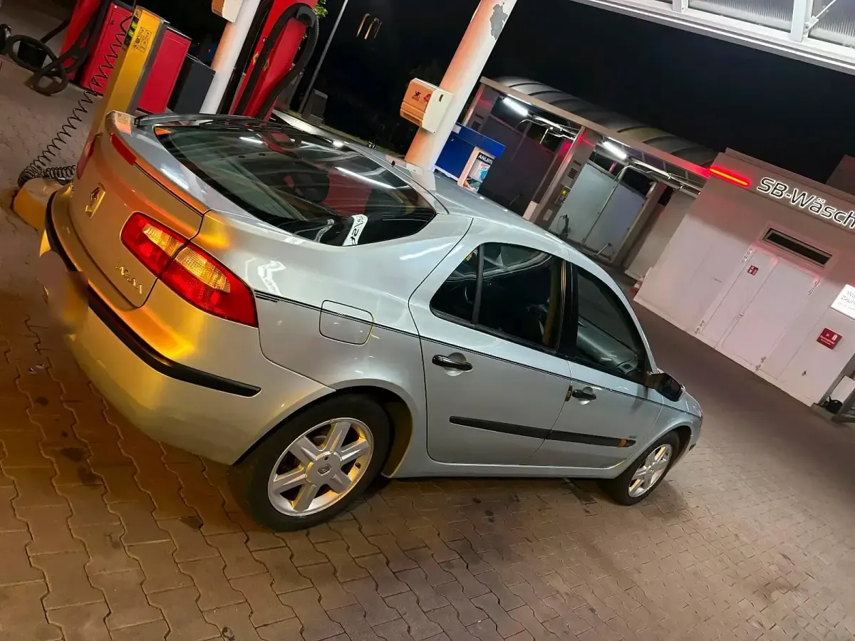 Gebraucht Renault Laguna II 107 PS (78 kW) 2002 Grau Limousine