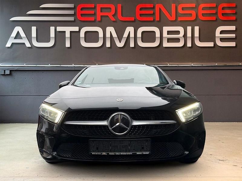 Schwarz Gebraucht 2019 Mercedes A200 Progressive Limousine | 15.290 € (Fairer Preis) - Bild 1/4