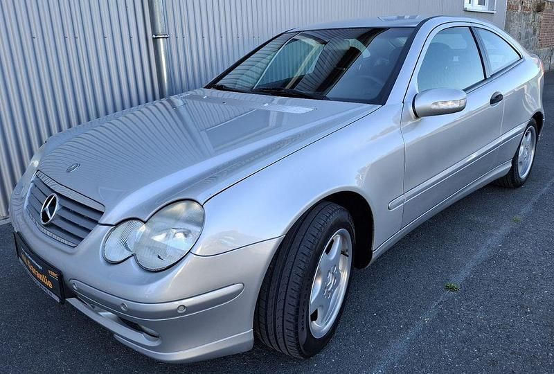 Silber Gebraucht 2001 Mercedes CL180 Coupé | 2.990 € - Bild 1/4