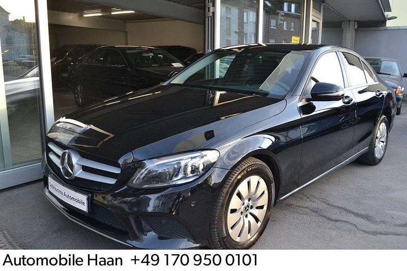 Schwarz Gebraucht 2021 Mercedes C200 Limousine | 17.000 € (Fairer Preis) - Bild 1/4
