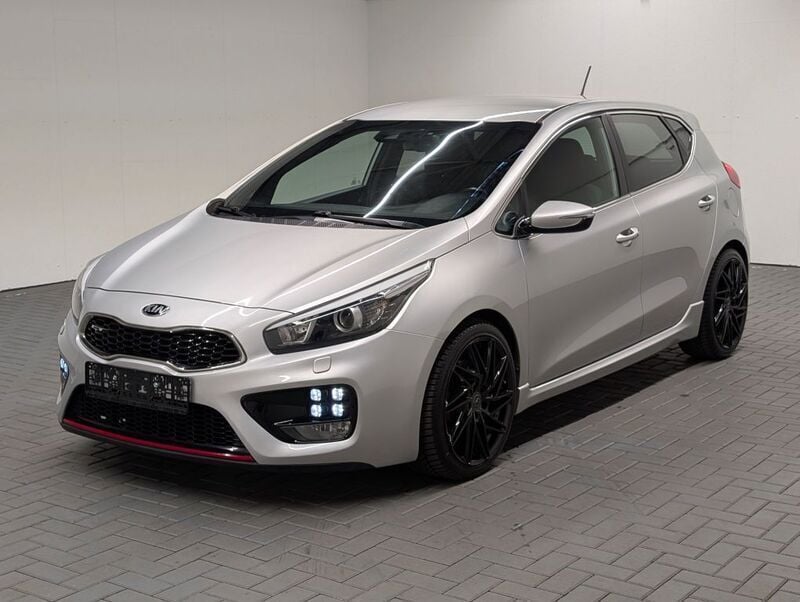 Gebraucht Kia Ceed GT-Track 204 PS (150 kW) 2014 Silber ((9s) kirunasilber met.) Kleinwagen