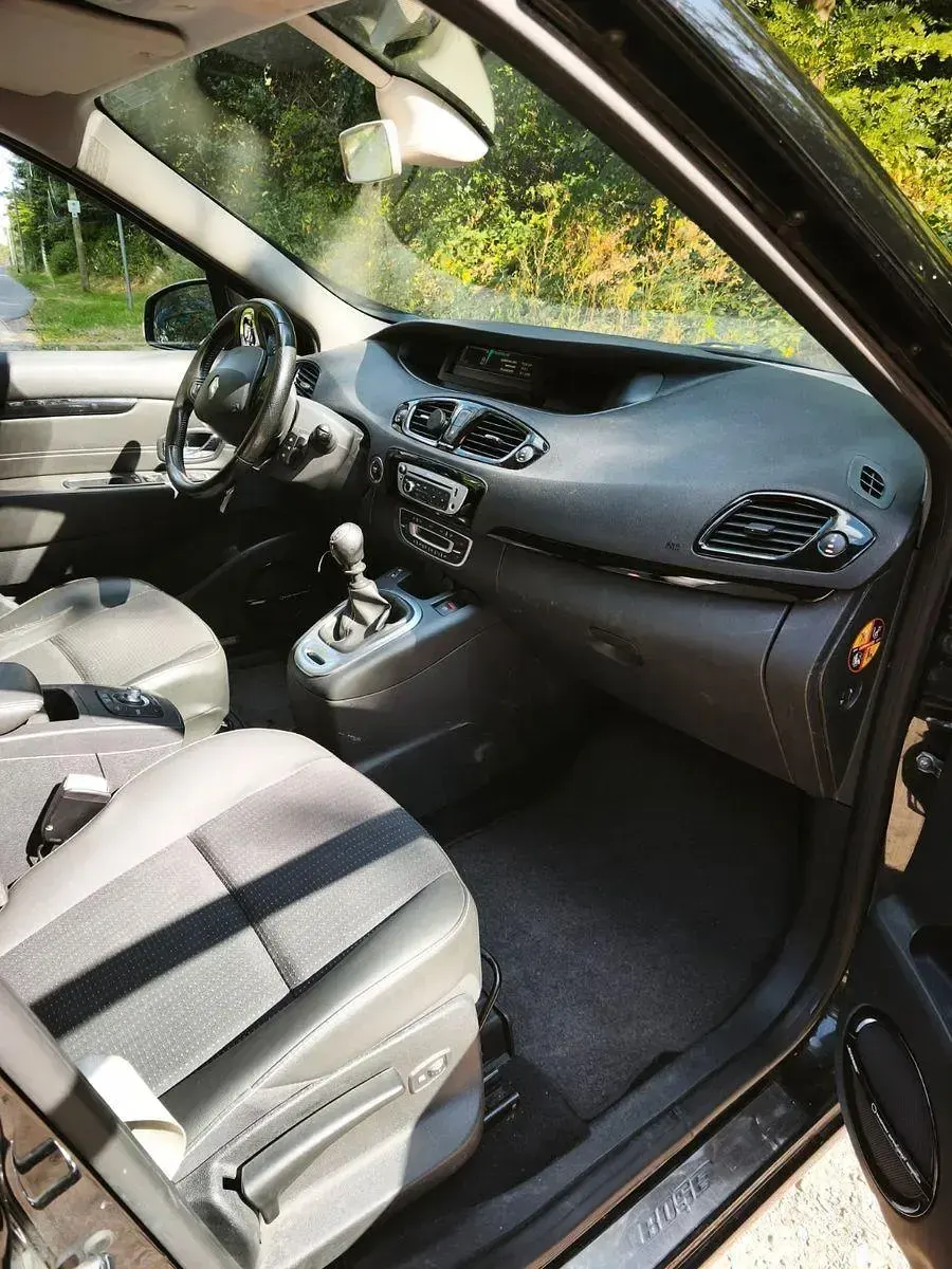 Gebraucht Renault Scénic III Bose Edition 131 PS (96 kW) 2013 Schwarz Van / Kleinbus