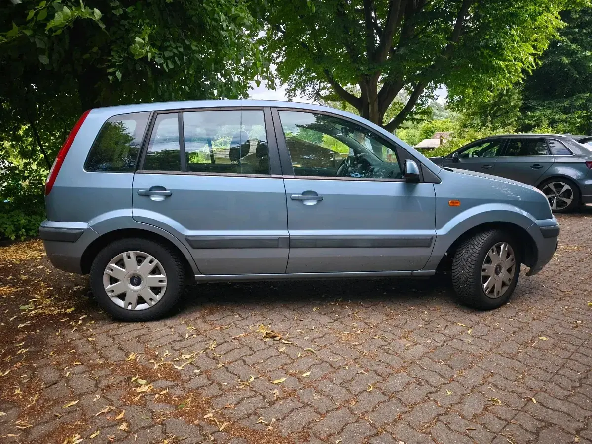 Gebraucht Ford Fusion 101 PS (74 kW) 2006 Blau Kleinwagen