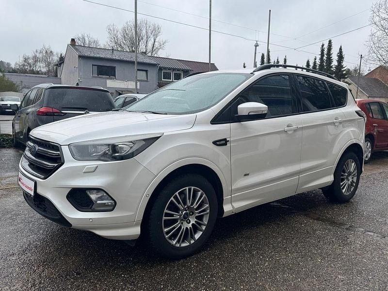 Gebraucht Ford Kuga ST-Line 182 PS (133 kW) 2017 Weiß SUV