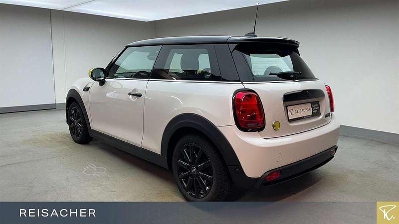 Gebraucht Mini Cooper Coupé Classic 135 kW (184 PS) 2023 Nanuq white Coupé