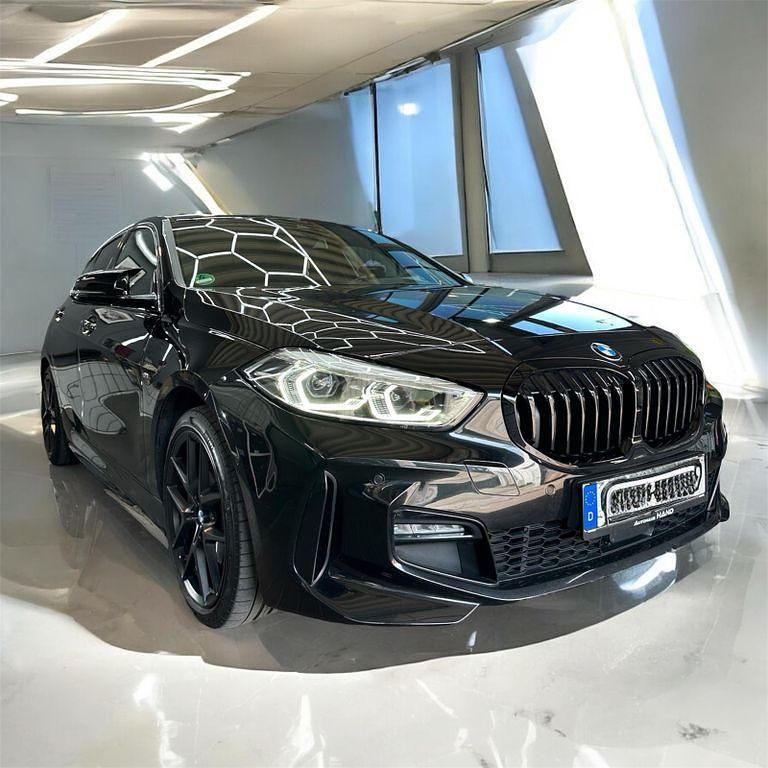 Schwarz Gebraucht 2020 BMW 118 M Sport Kleinwagen | 21.500 € (Fairer Preis) - Bild 1/4