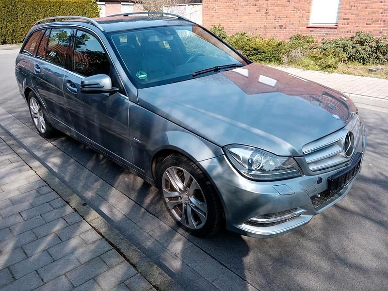 Gebraucht Mercedes C300 231 PS (169 kW) 2011 Grau Kombi