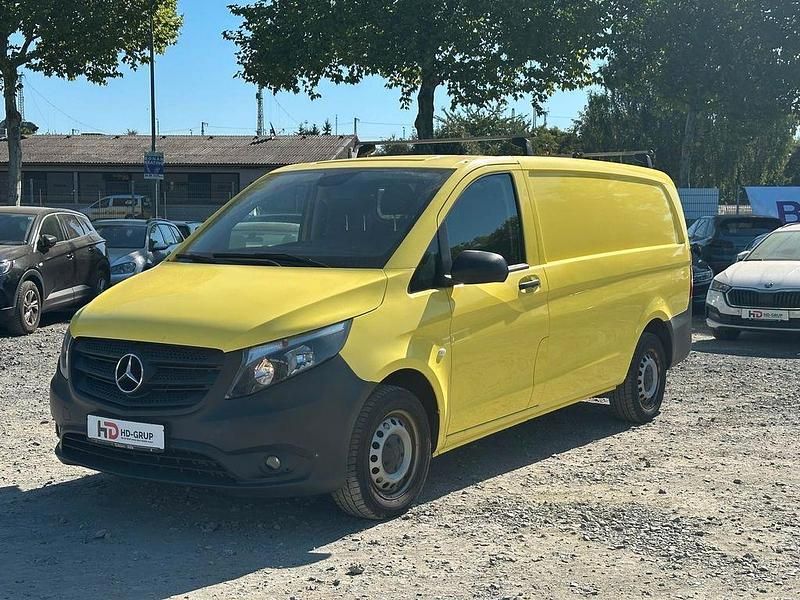 Gelb Gebraucht 2020 Mercedes Vito Van / Kleinbus | 23.900 € (Superpreis) - Bild 1/4