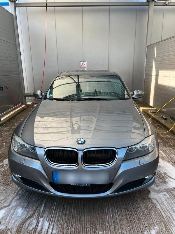 Grau Gebraucht 2010 BMW 318 Kombi | 5.599 € (Fairer Preis) - Bild 1/4