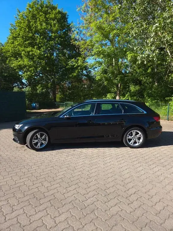 Gebraucht Audi A4 Sport 190 PS (139 kW) 2016 Schwarz Kombi