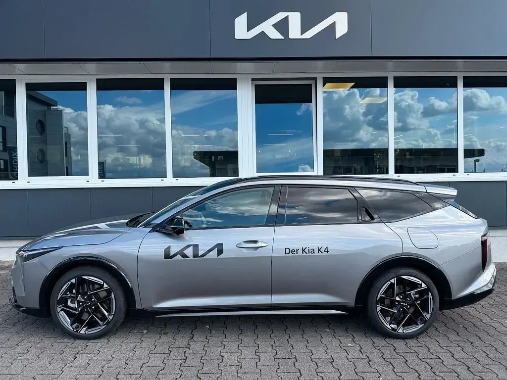 Neu Kia K4 179 PS (131 kW) 2026 Grau Kombi