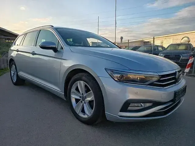 Gebraucht VW Passat Business 200 PS (147 kW) 2023 Silber Kombi