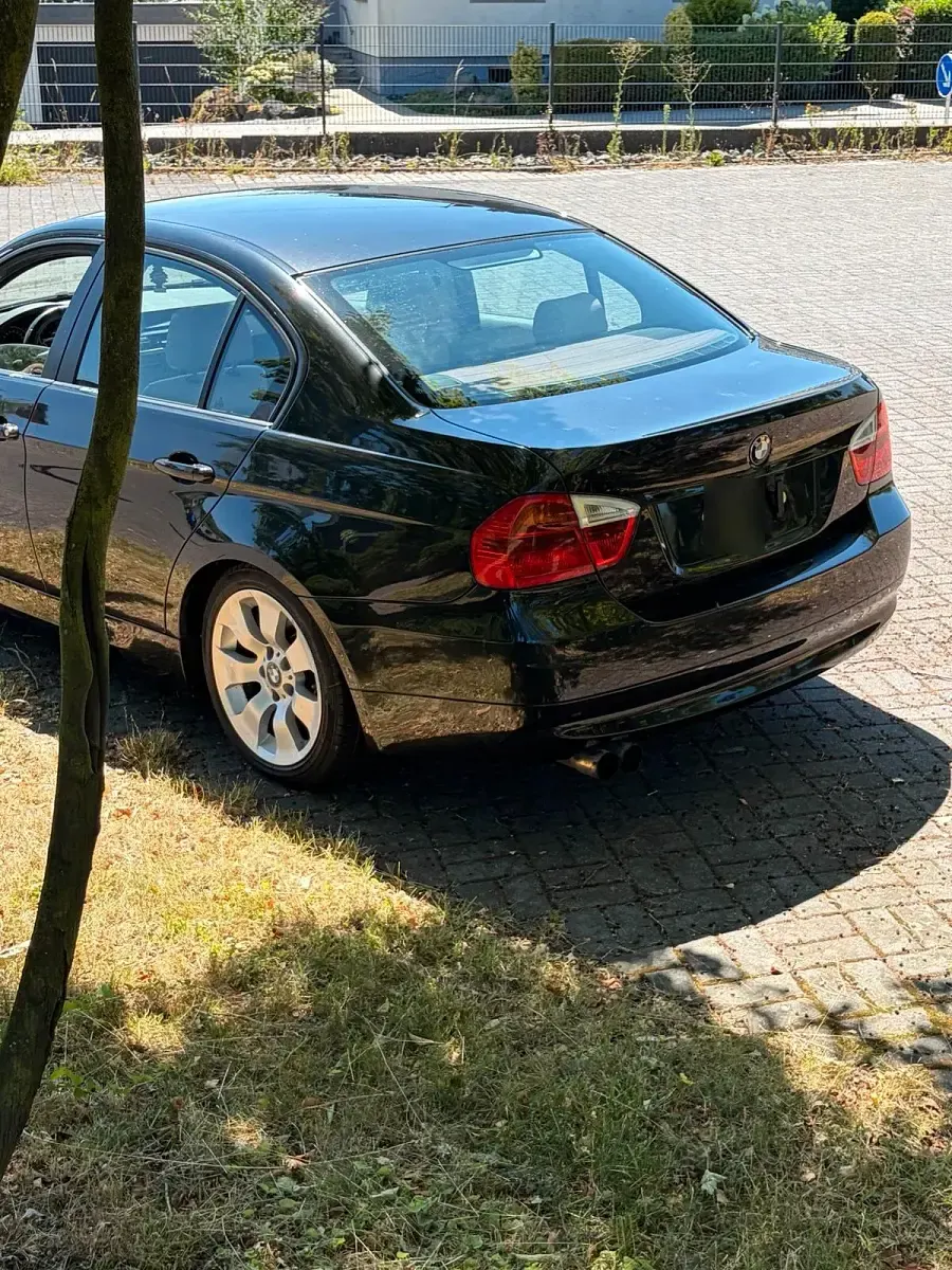 Gebraucht BMW 325 218 PS (160 kW) 2007 Schwarz Limousine