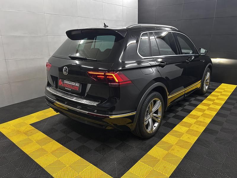 Gebraucht VW Tiguan R-line 150 PS (110 kW) 2019 Deep black perleffekt SUV