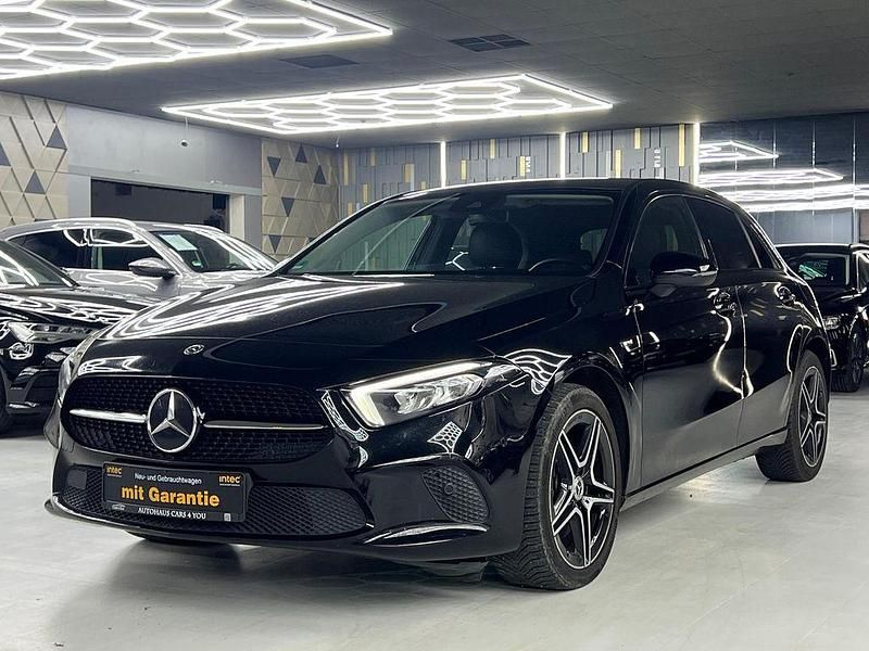Schwarz Gebraucht 2020 Mercedes A250 Night Limousine | 19.990 € (Guter Preis) - Bild 1/4