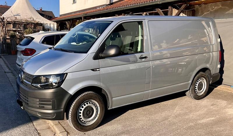 Gebraucht VW Transporter 114 PS (83 kW) 2017 Silber Van