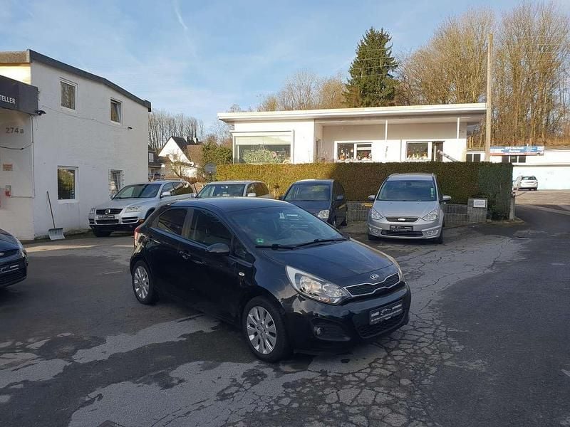 Gebraucht Kia Rio 75 PS (55 kW) 2014 Schwarz Limousine