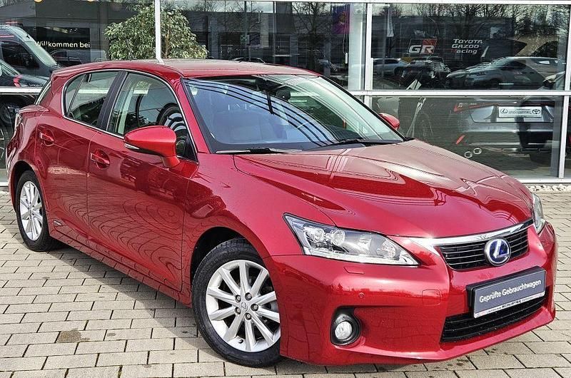 Gebraucht Lexus CT200h Executive Line 136 PS (100 kW) 2012 Rot Limousine