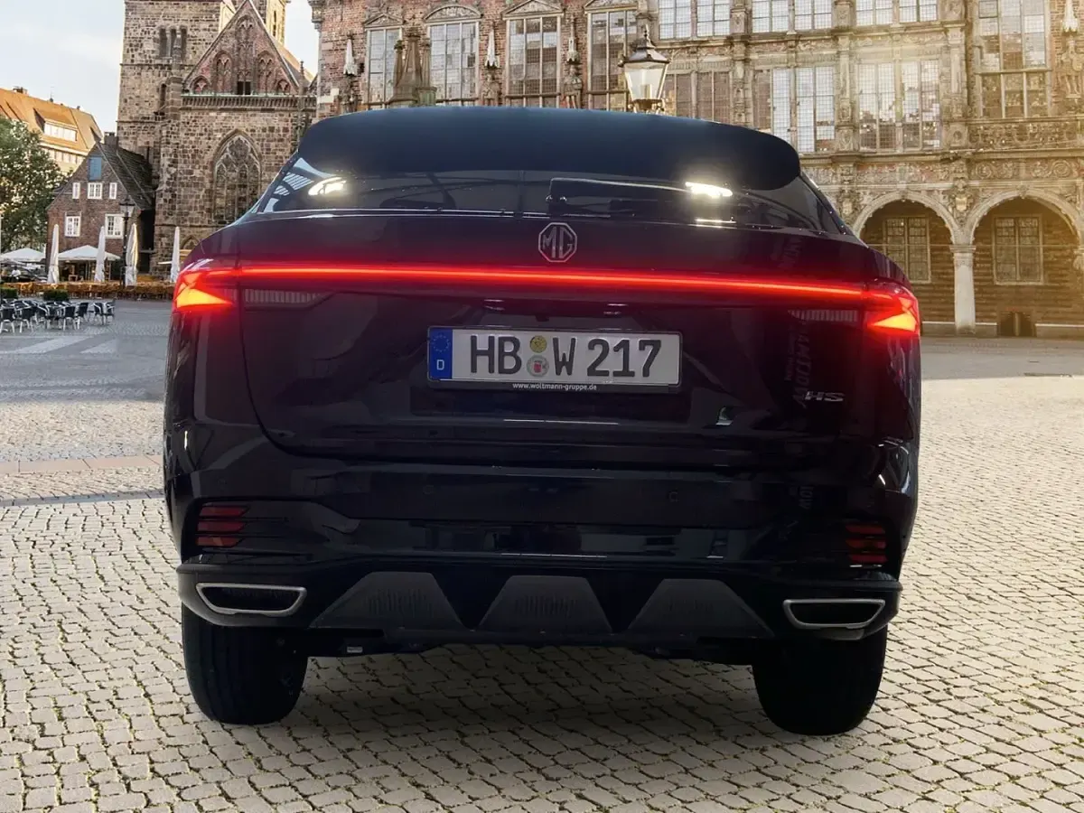 Neu MG HS Luxury 272 PS (200 kW) 2025 Schwarz SUV